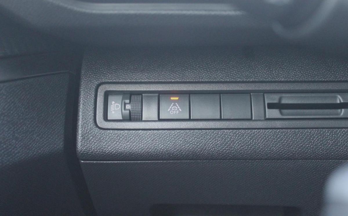 peugeot-3008-2023-diesel-1499cc