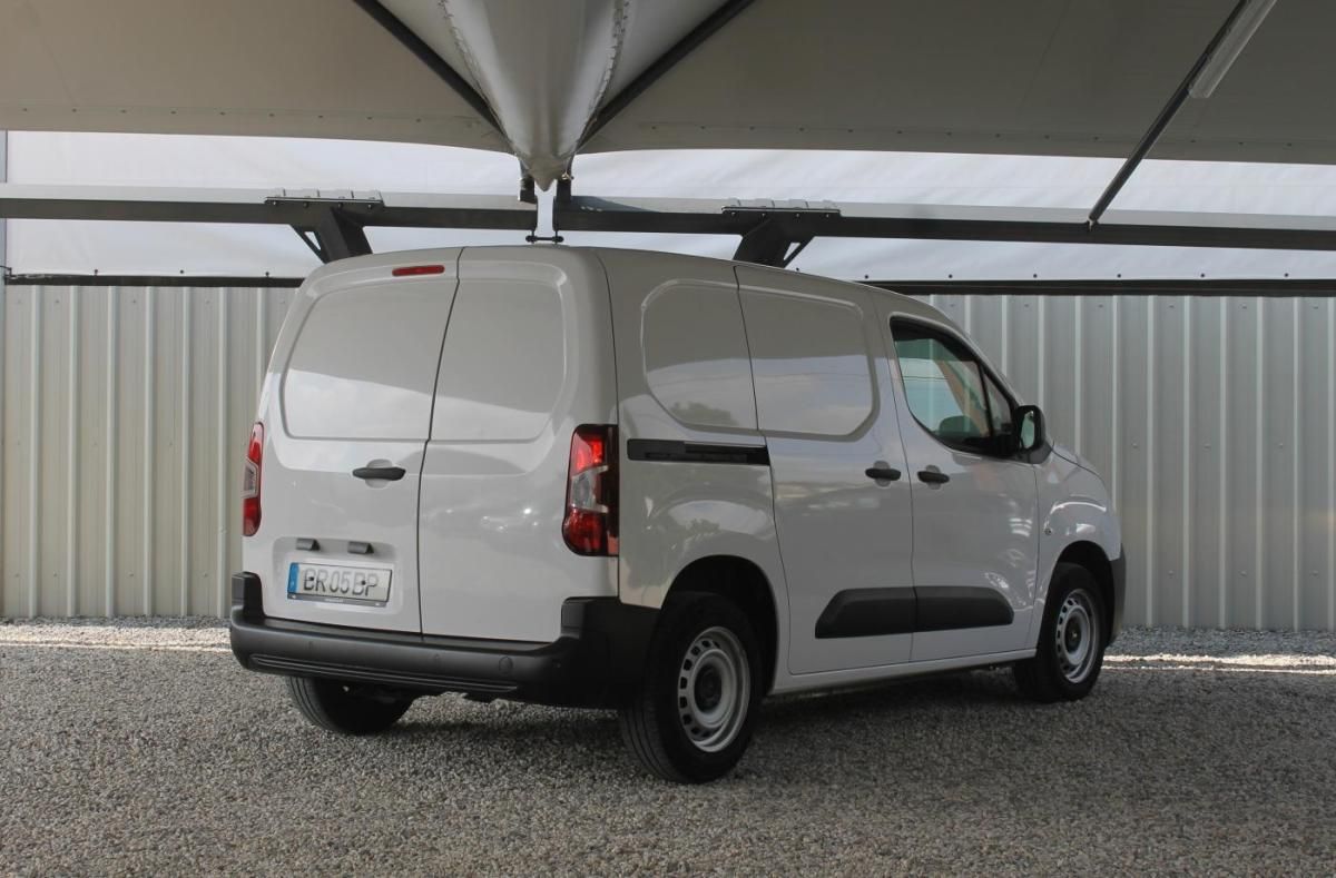 peugeot-partner-2025-diesel-1499cc