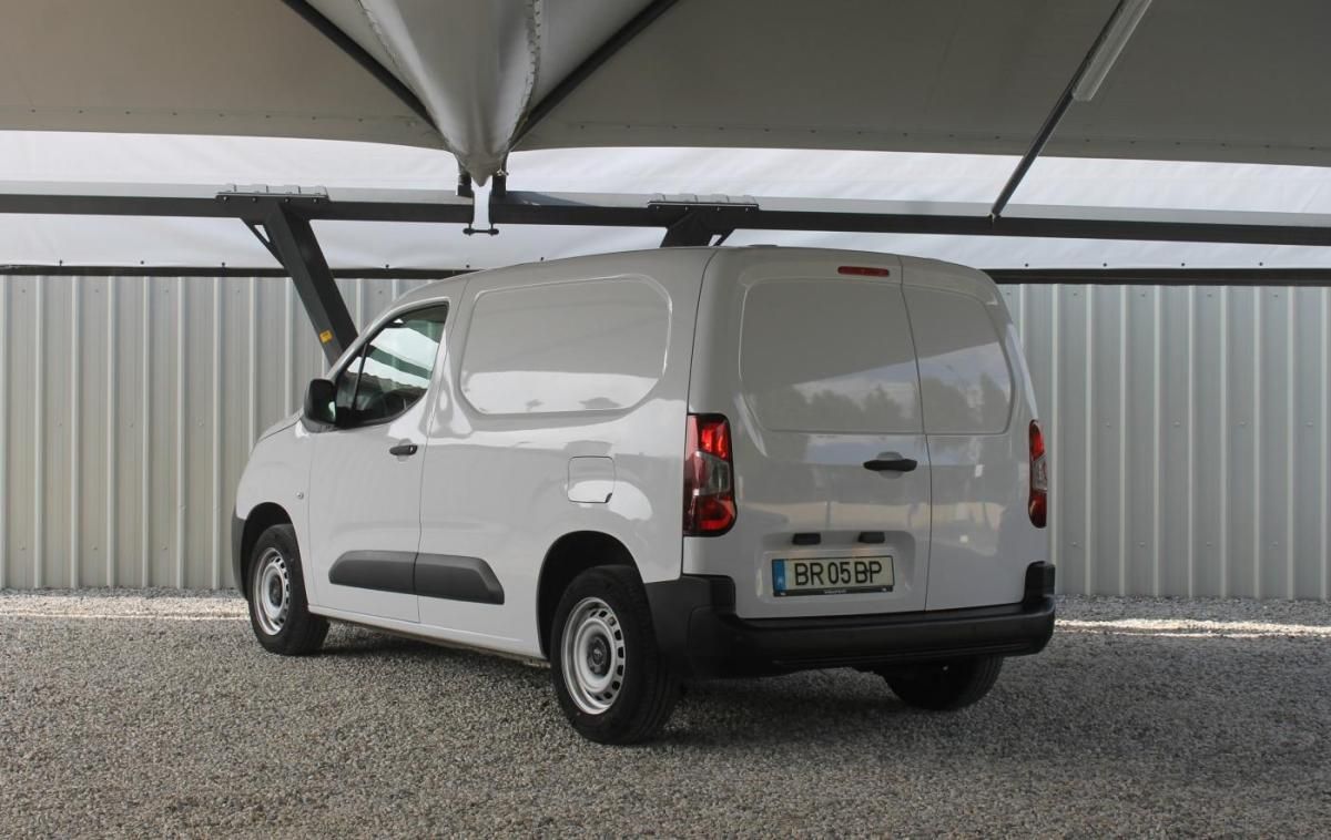 peugeot-partner-2025-diesel-1499cc
