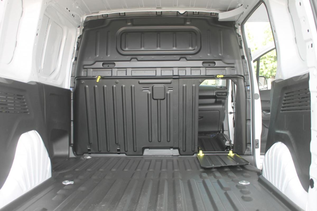 peugeot-partner-2025-diesel-1499cc