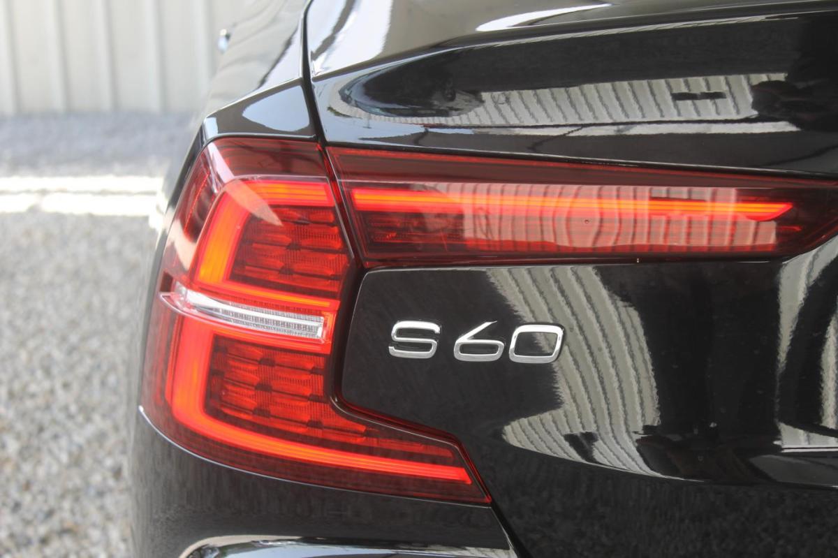 volvo-s60-2022-hibrido-a-gasolina-1969cc