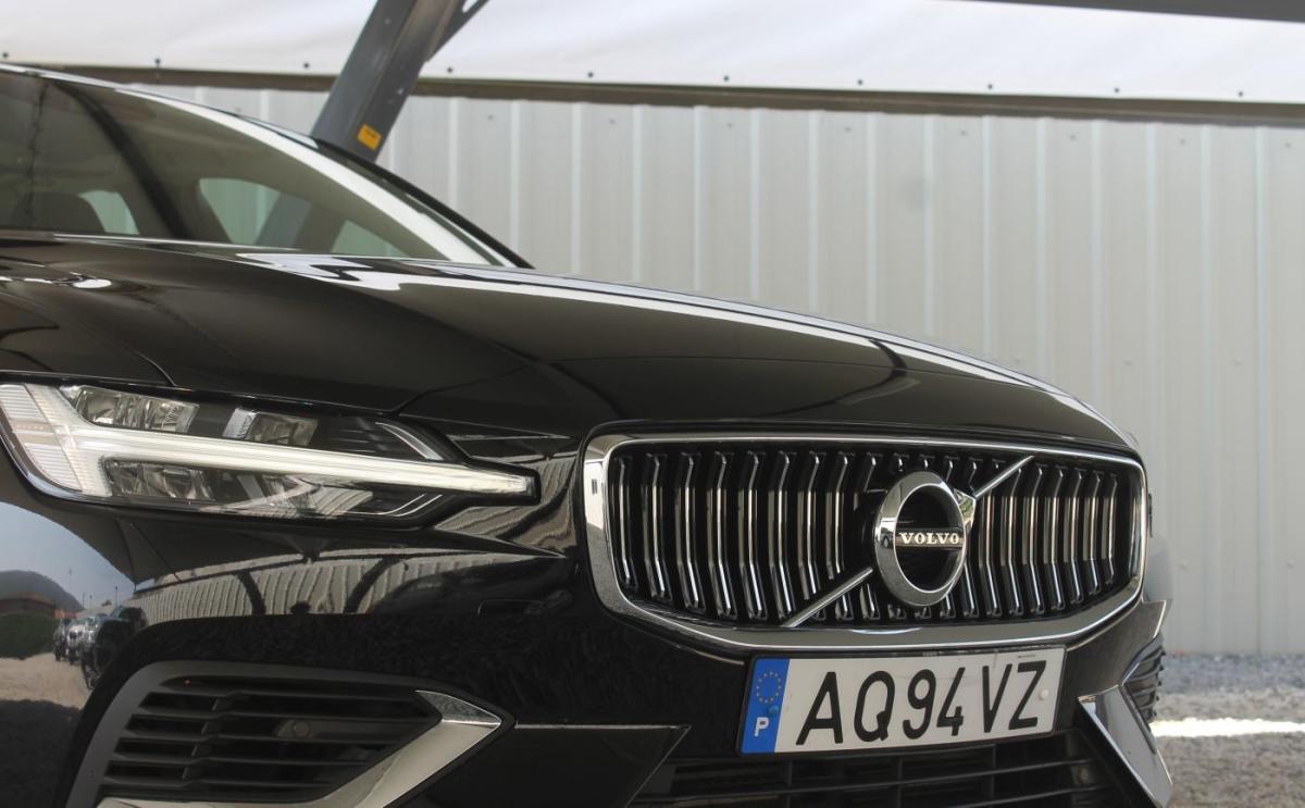 volvo-s60-2022-hibrido-a-gasolina-1969cc
