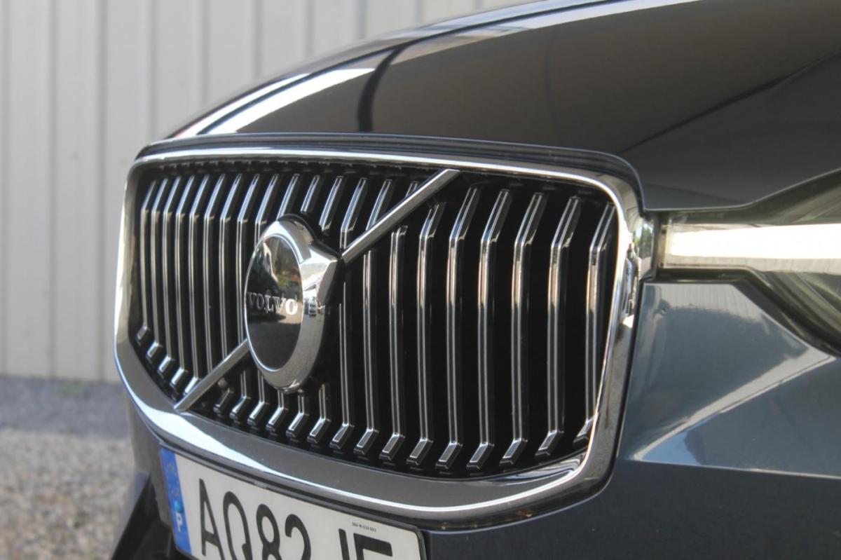 volvo-xc60-2022-hibrido-a-gasolina-1969cc