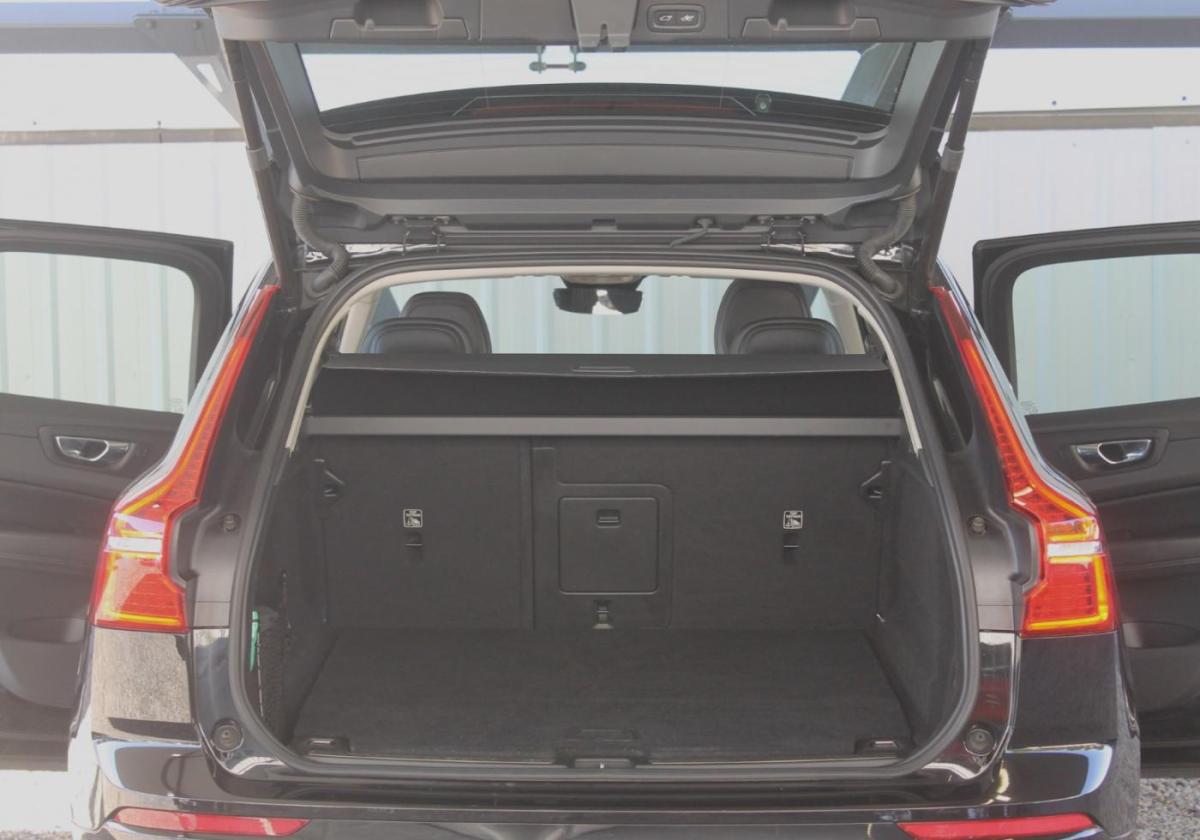 volvo-xc60-2022-hibrido-a-gasolina-1969cc