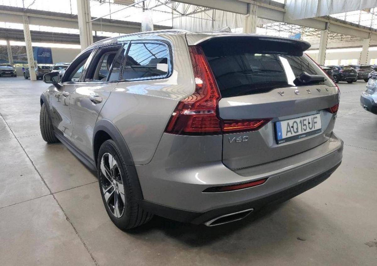 volvo-v60-cross-country-2022-diesel-1969cc