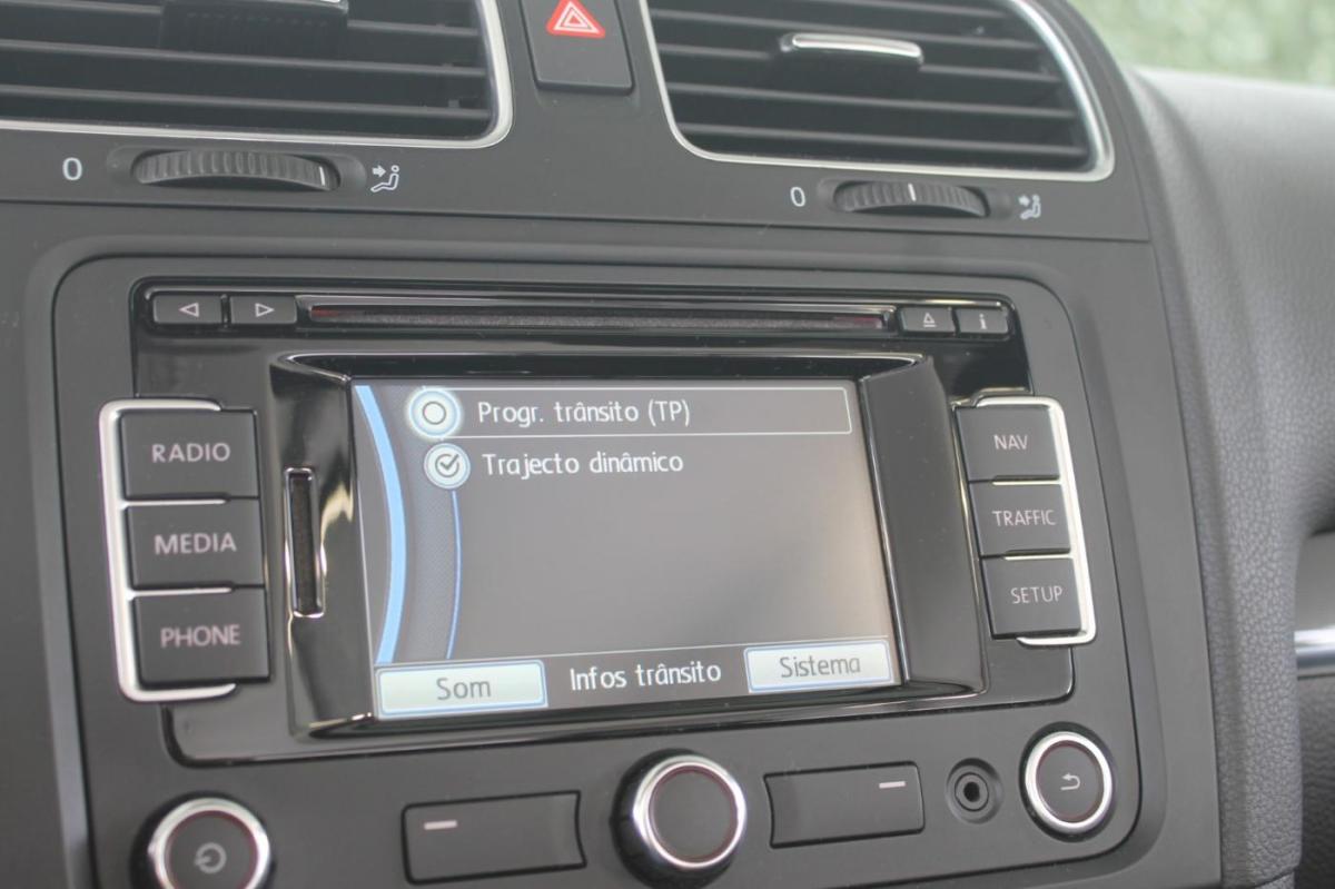 volkswagen-golf-cabriolet-2012-gasolina-1197cc