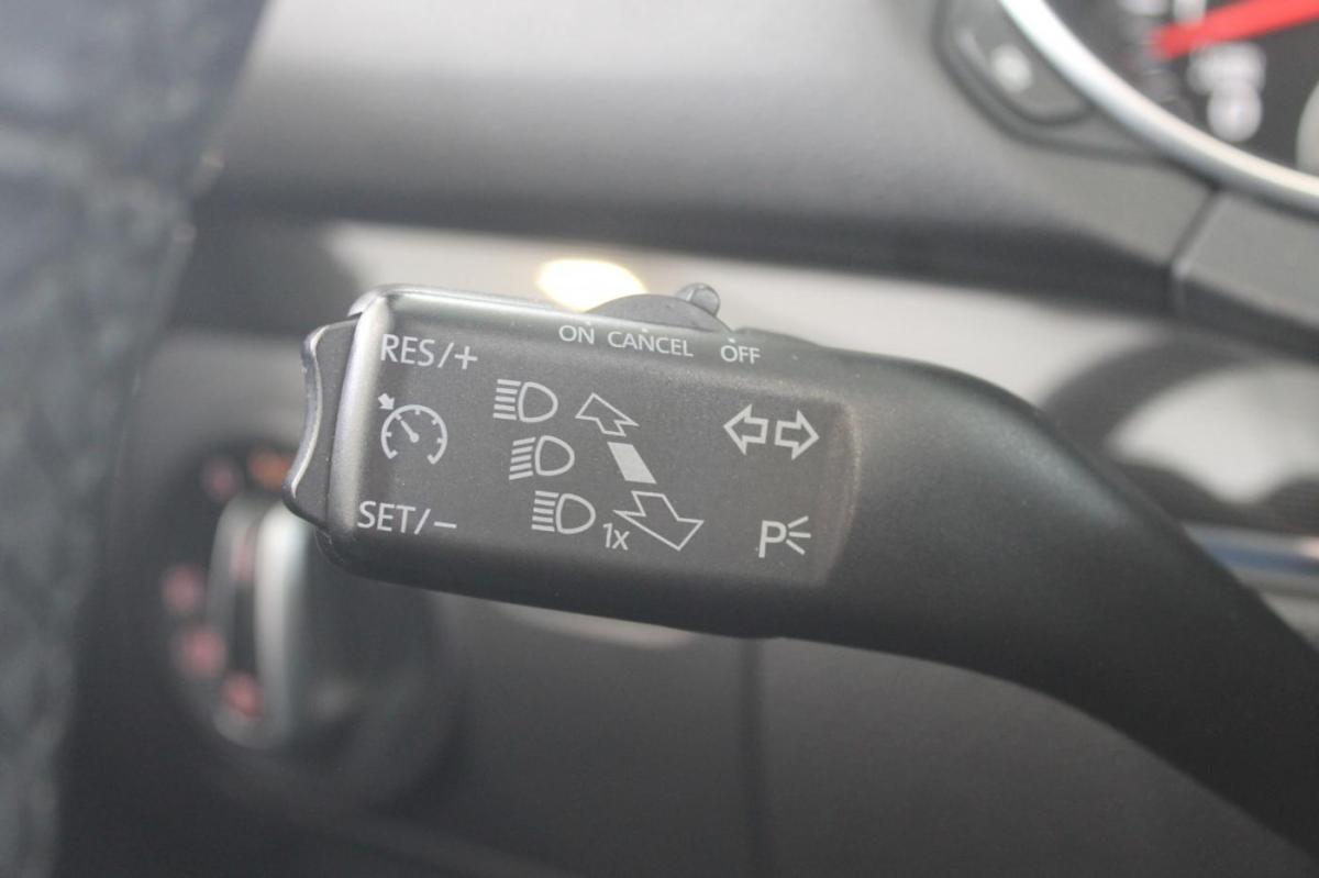 volkswagen-golf-cabriolet-2012-gasolina-1197cc