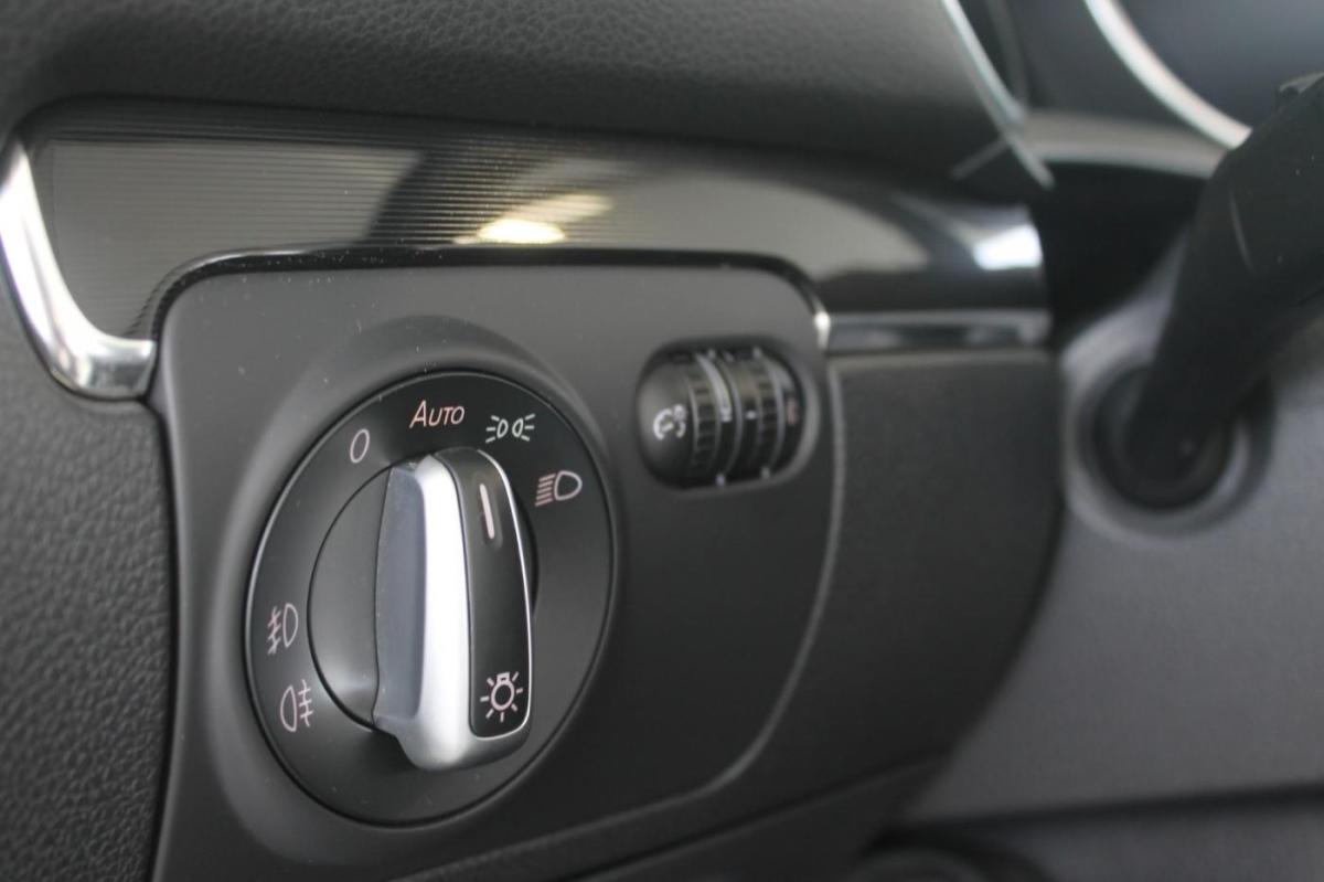 volkswagen-golf-cabriolet-2012-gasolina-1197cc