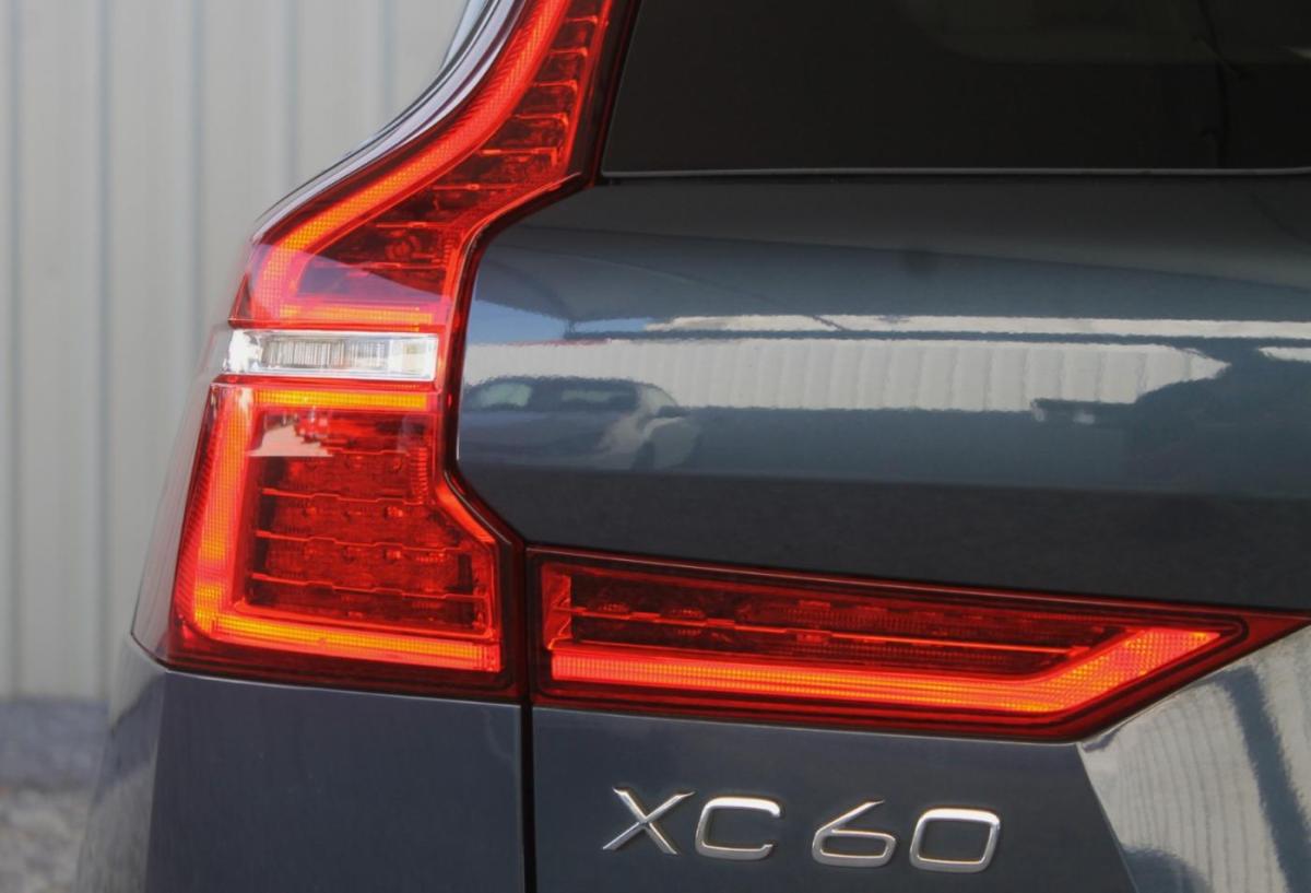 volvo-xc60-2022-hibrido-a-gasolina-1969cc