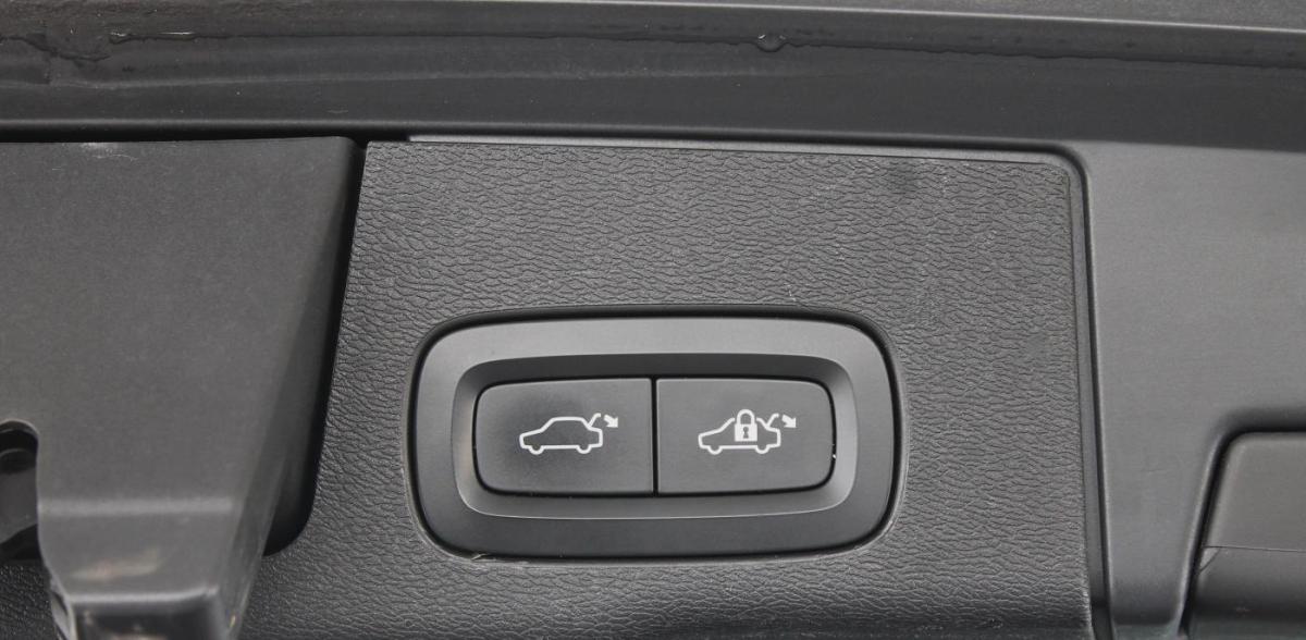 volvo-xc60-2017-hibrido-a-gasolina-1969cc