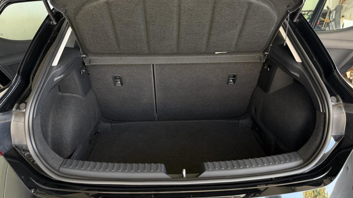 seat-leon-2023-diesel-1968cc