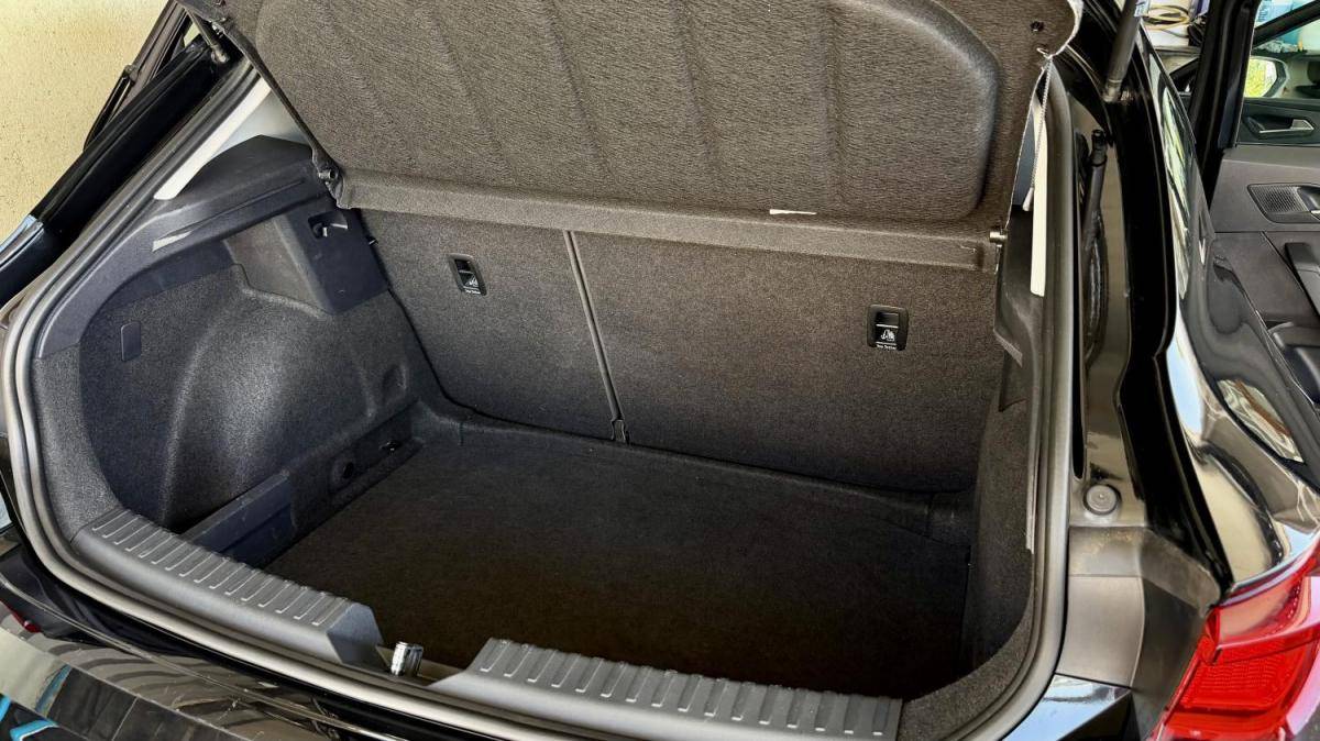 seat-leon-2023-diesel-1968cc