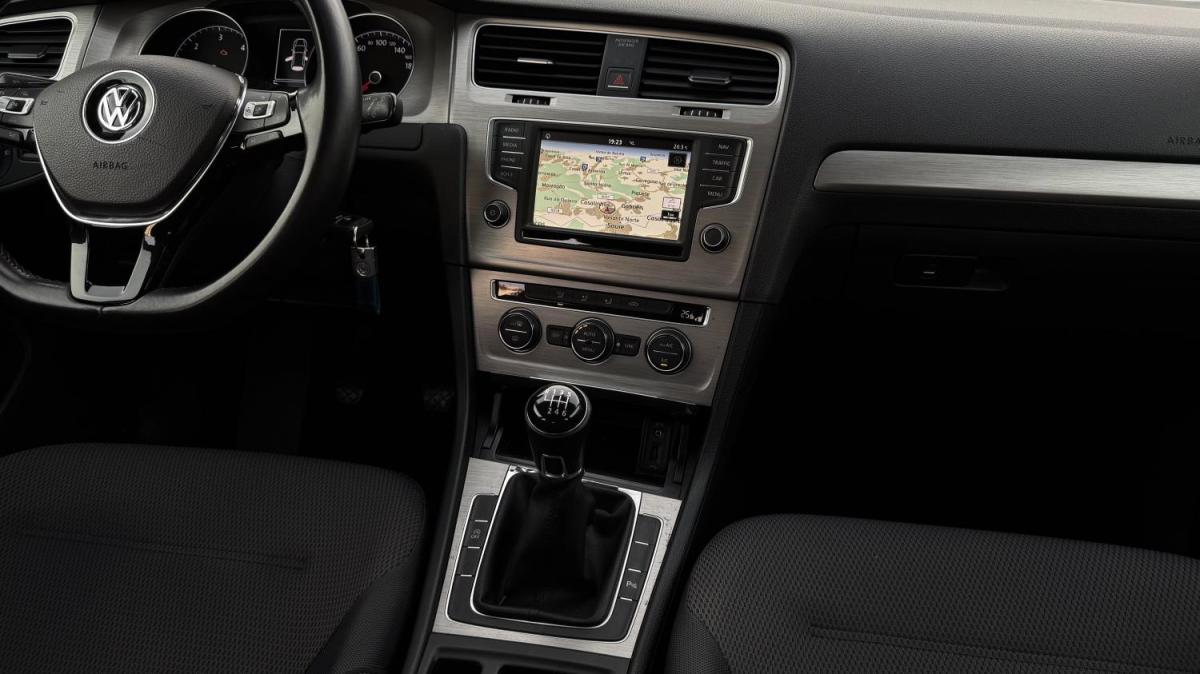 volkswagen-golf-2016-diesel-1598cc