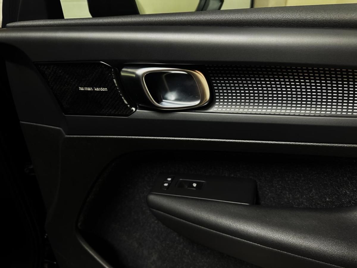 volvo-xc40-2020-hibrido-a-gasolina-1477cc