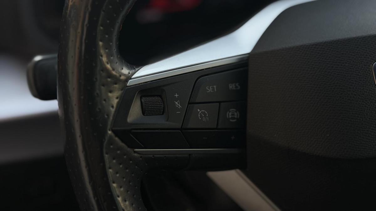 seat-arona-2023-gasolina-999cc