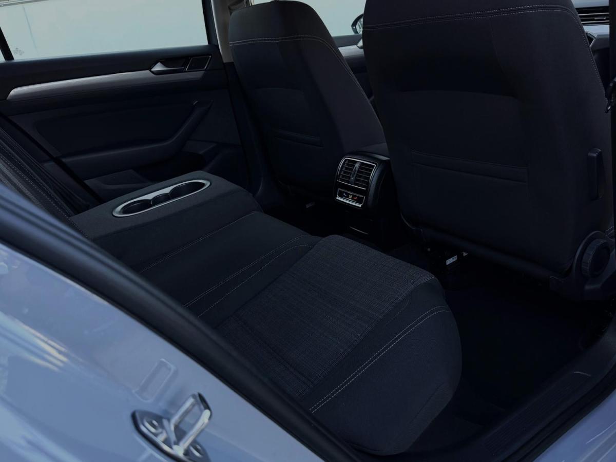 volkswagen-passat-variant-2022-diesel-1968cc