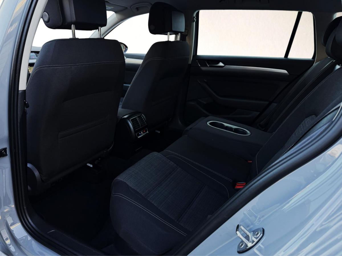 volkswagen-passat-variant-2022-diesel-1968cc