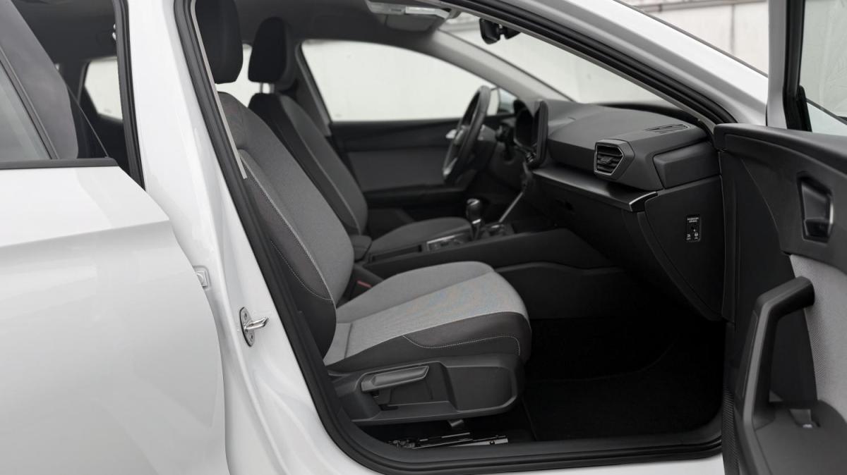 seat-leon-2024-diesel-1968cc
