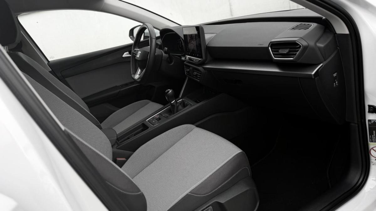 seat-leon-2024-diesel-1968cc