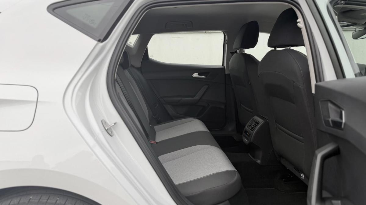 seat-leon-2024-diesel-1968cc