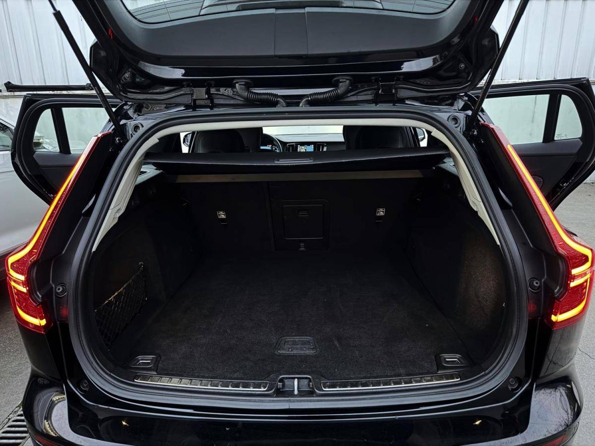volvo-v60-2023-hibrido-a-gasolina-1969cc