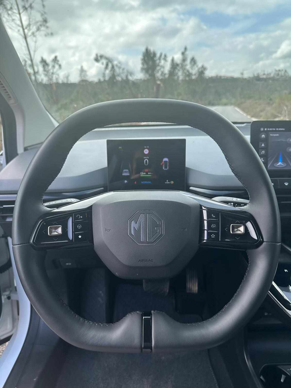 mg-mg4-64-kwh-long-range-2024-eletrico