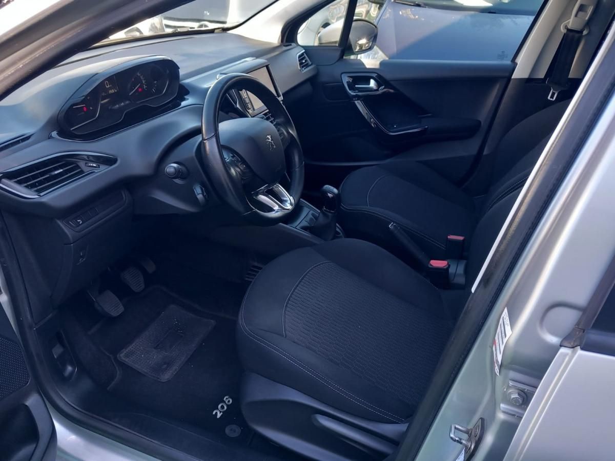 peugeot-208-2018-diesel-1560cc