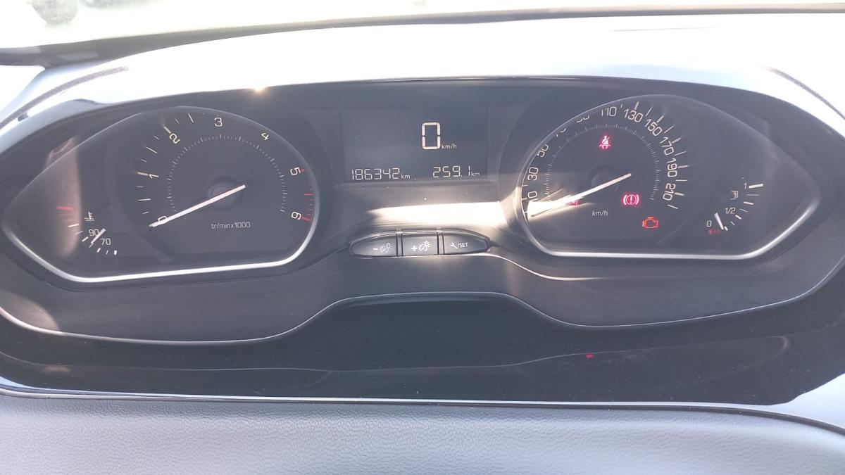 peugeot-208-2018-diesel-1560cc