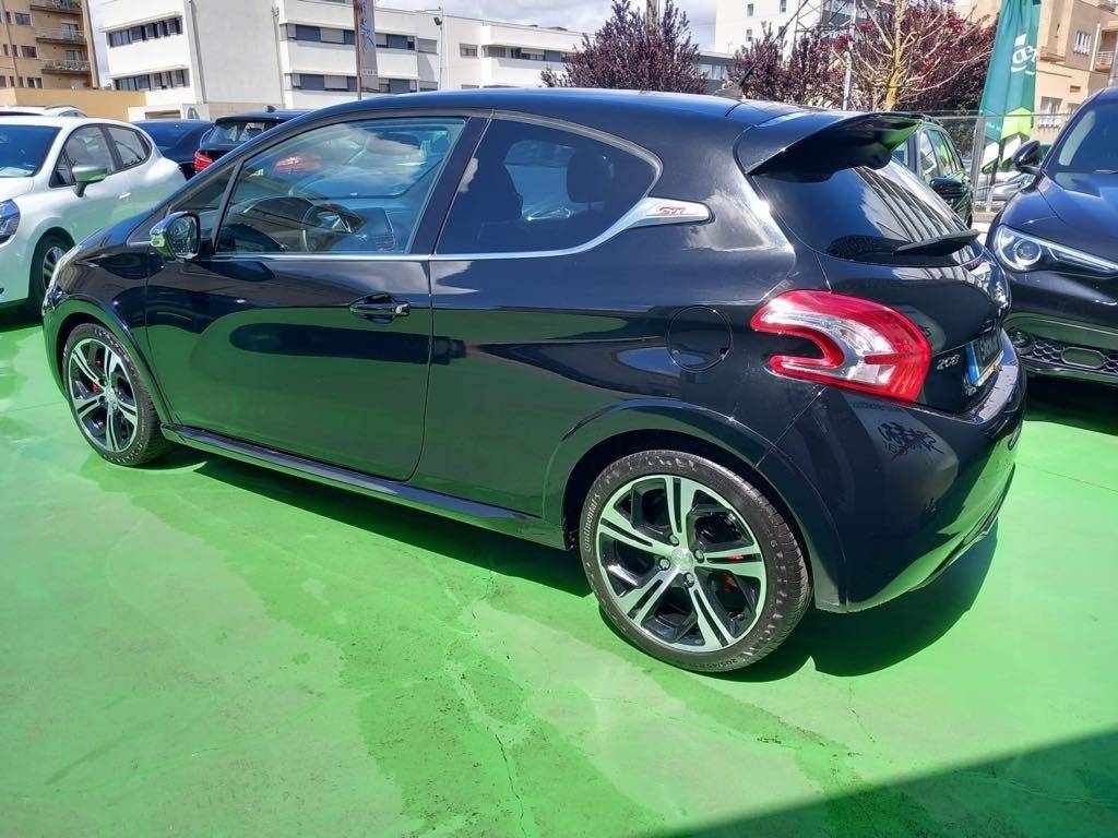 peugeot-208-2013-gasolina-1598cc