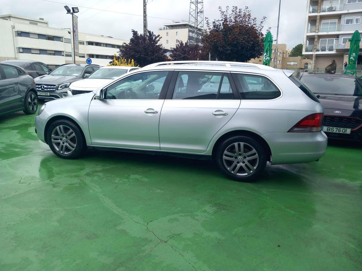 volkswagen-golf-variant-2011-diesel-1598cc