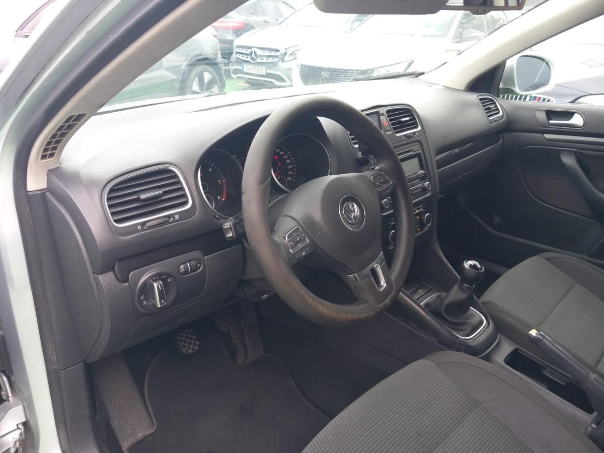 volkswagen-golf-variant-2011-diesel-1598cc