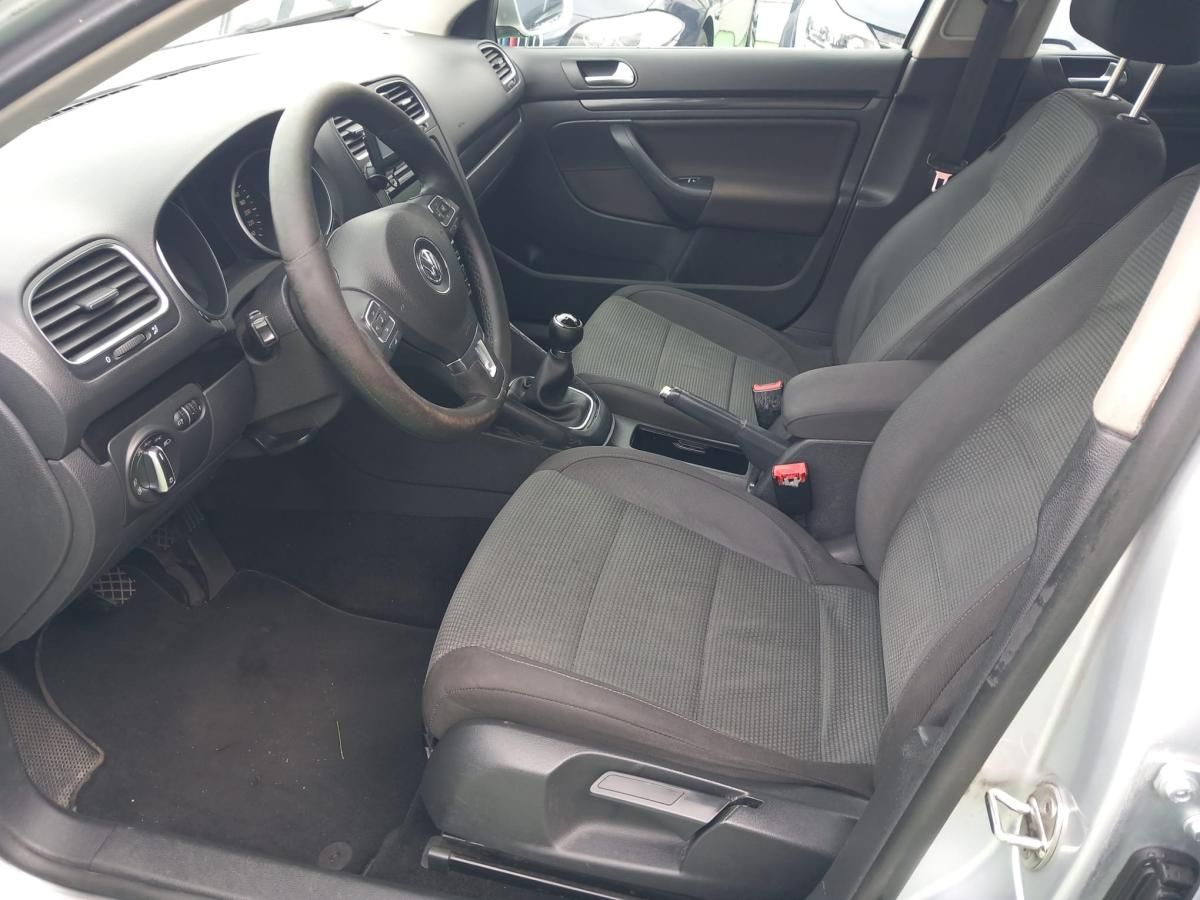 volkswagen-golf-variant-2011-diesel-1598cc