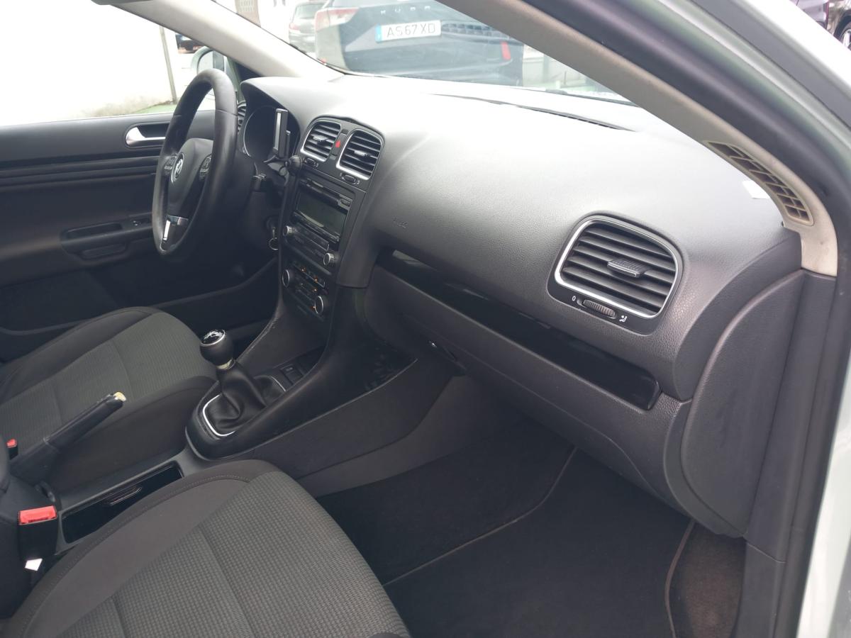 volkswagen-golf-variant-2011-diesel-1598cc