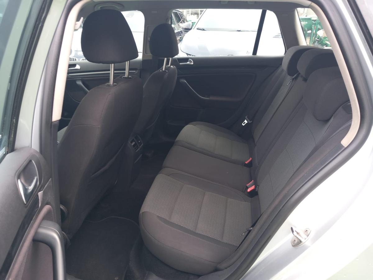 volkswagen-golf-variant-2011-diesel-1598cc