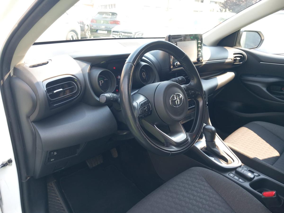 toyota-yaris-2022-hibrido-a-gasolina-1490cc