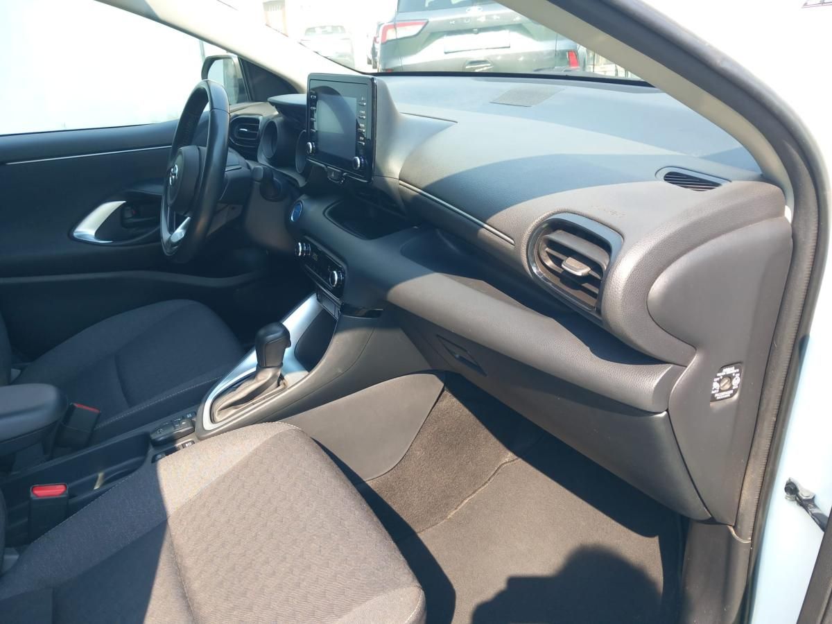 toyota-yaris-2022-hibrido-a-gasolina-1490cc