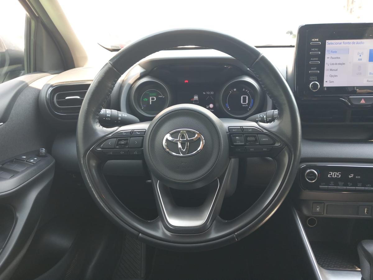 toyota-yaris-2022-hibrido-a-gasolina-1490cc