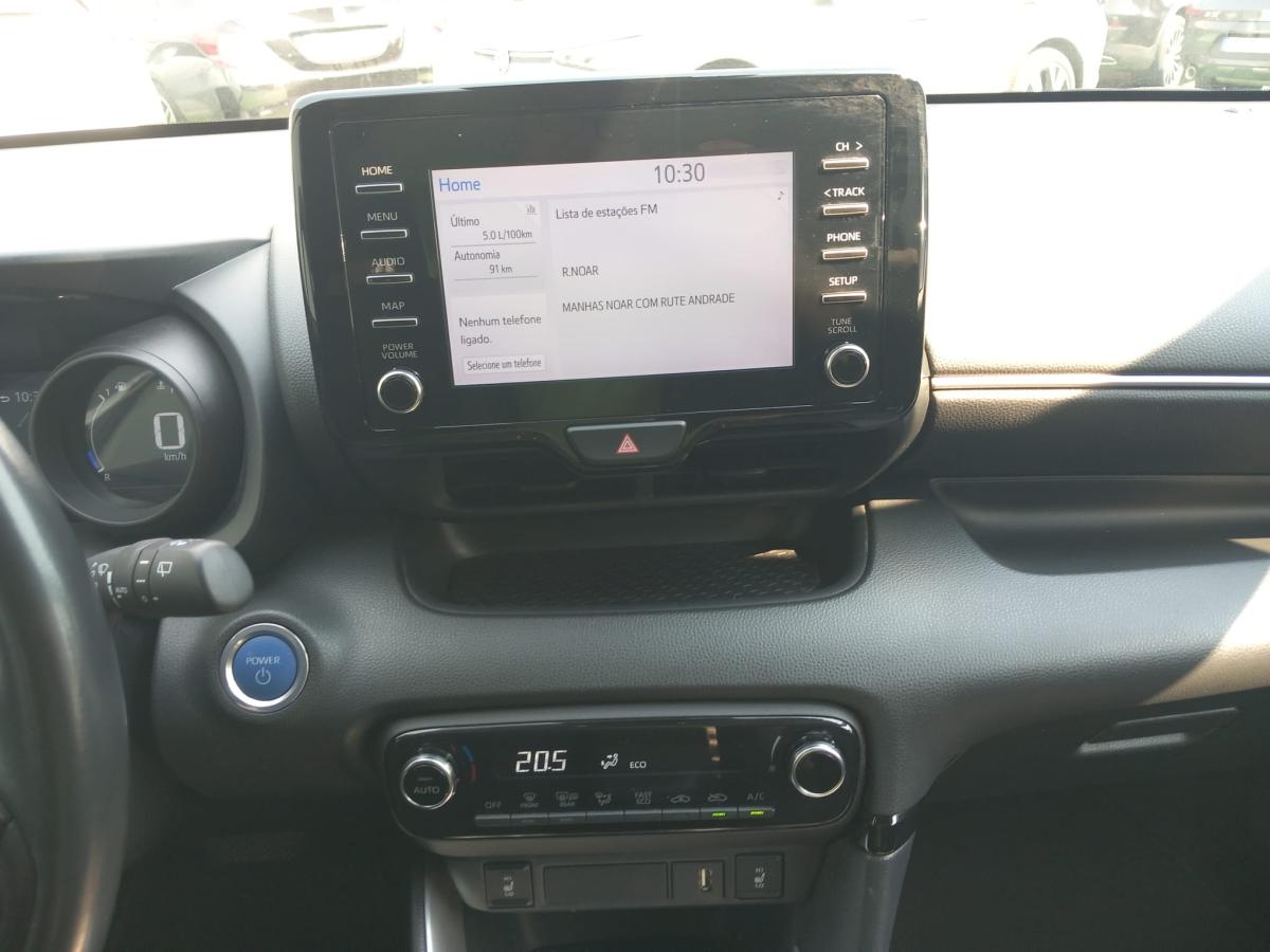 toyota-yaris-2022-hibrido-a-gasolina-1490cc