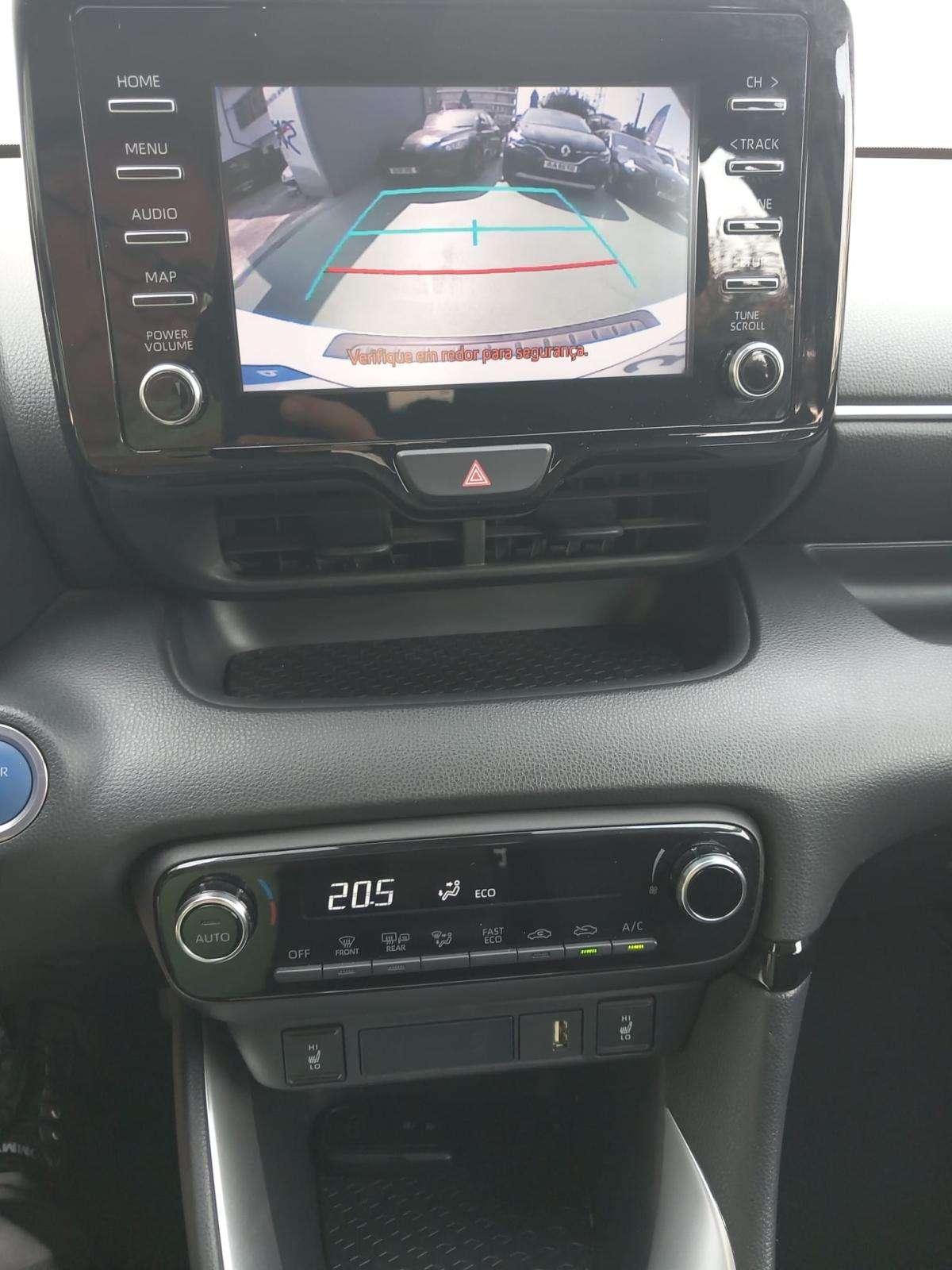 toyota-yaris-2022-hibrido-a-gasolina-1490cc