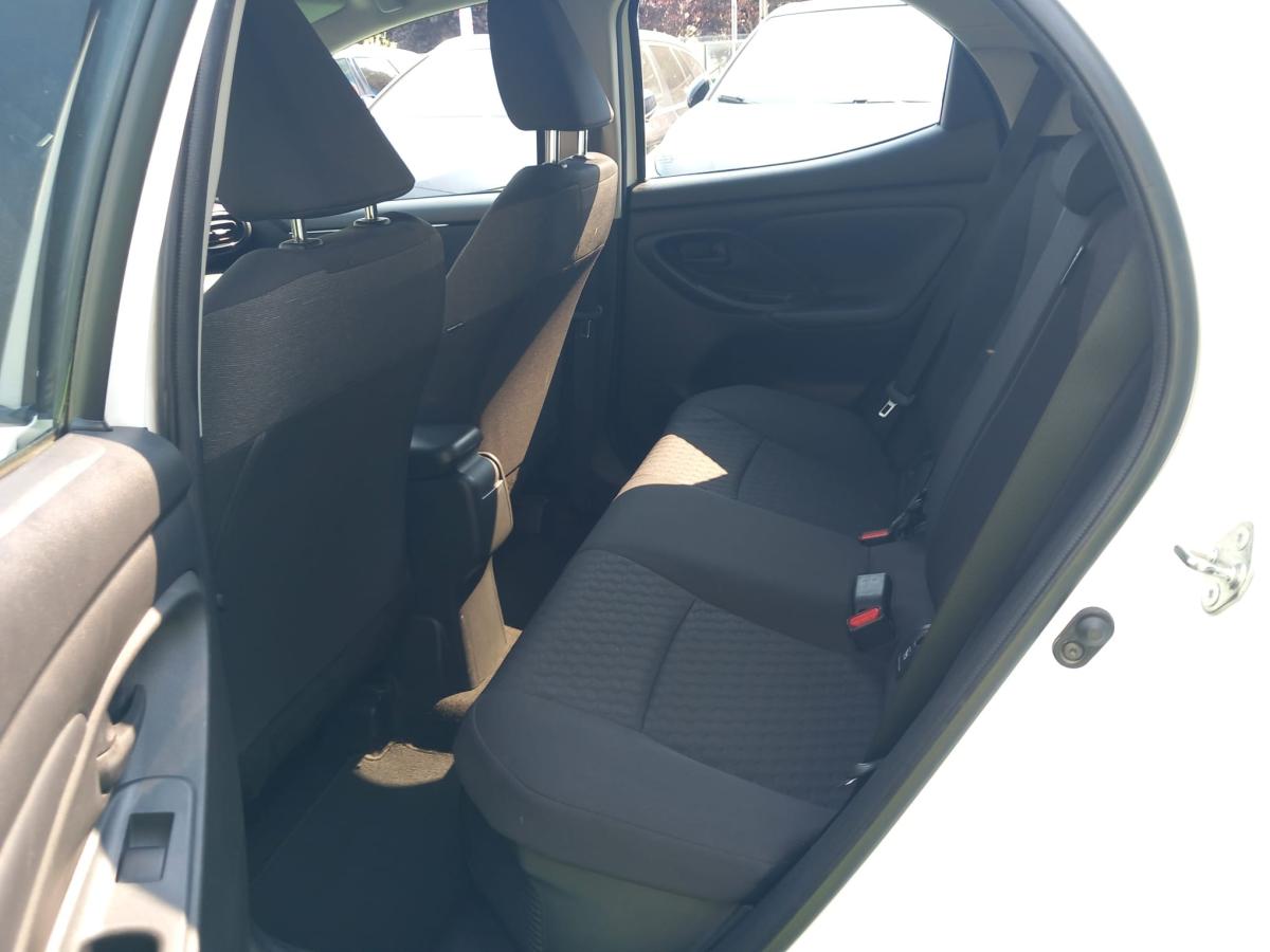 toyota-yaris-2022-hibrido-a-gasolina-1490cc
