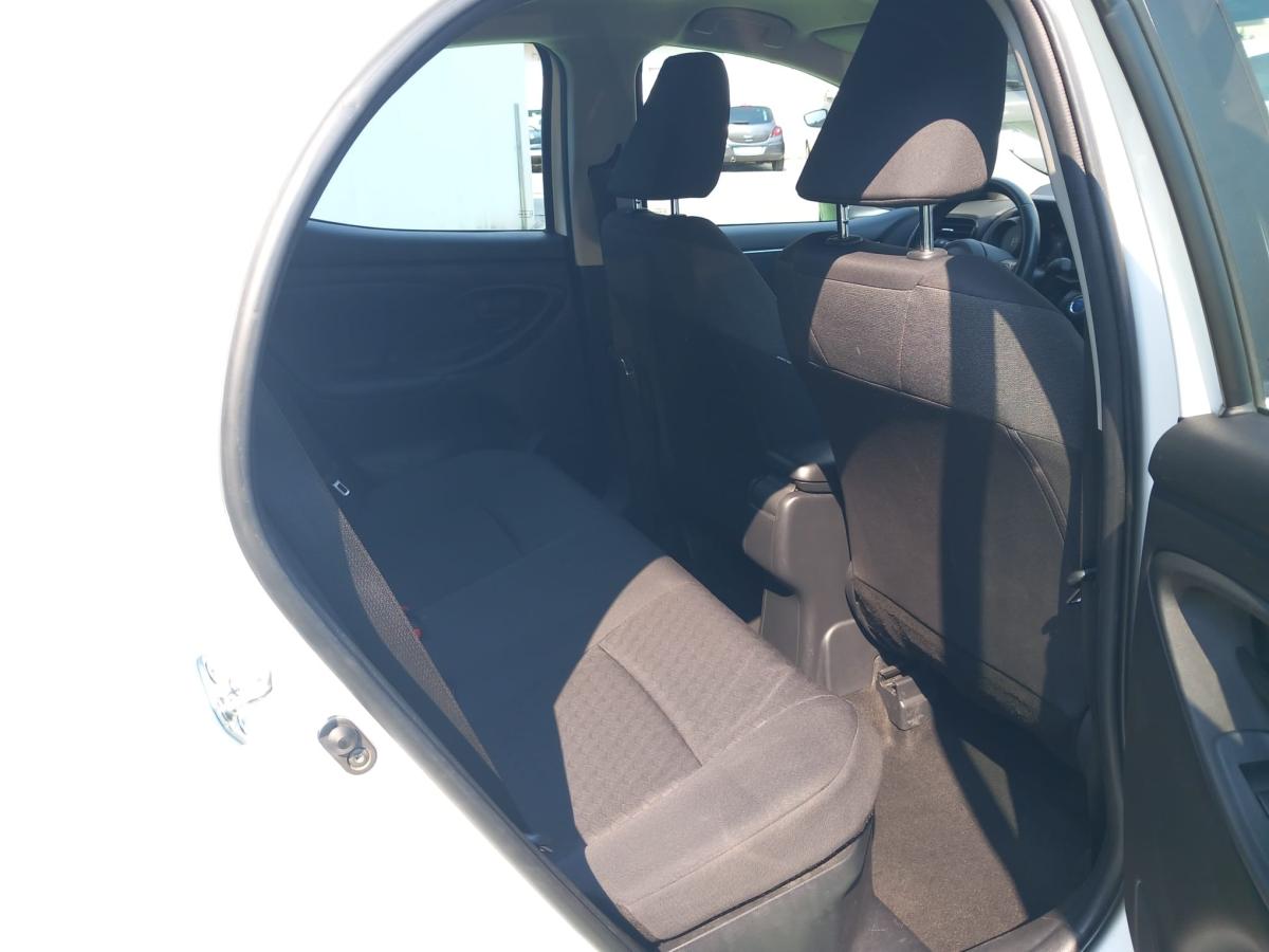 toyota-yaris-2022-hibrido-a-gasolina-1490cc