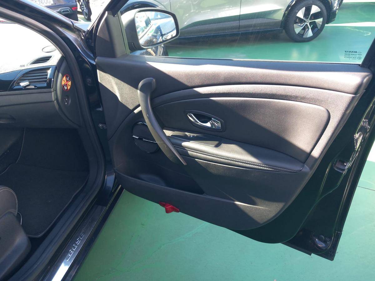 renault-megane-sport-tourer-2013-diesel-1461cc