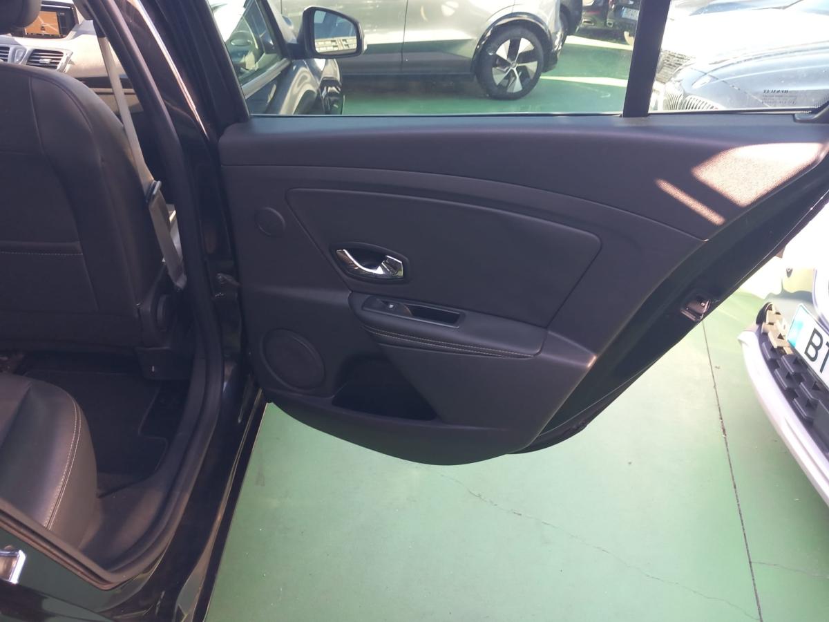 renault-megane-sport-tourer-2013-diesel-1461cc