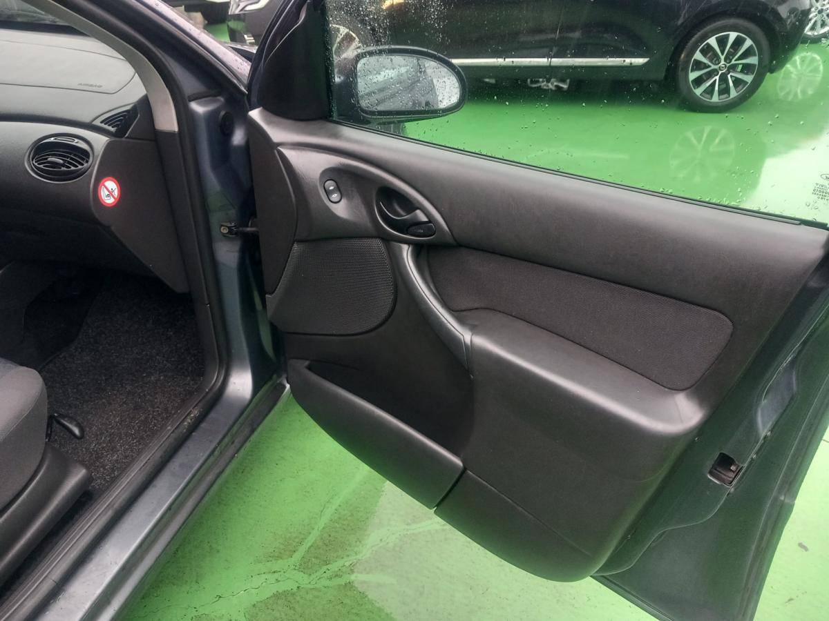 ford-focus-2003-gasolina-1388cc