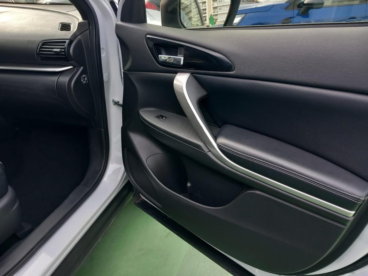 mitsubishi-eclipse-cross-2022-hibrido-a-gasolina-2360cc