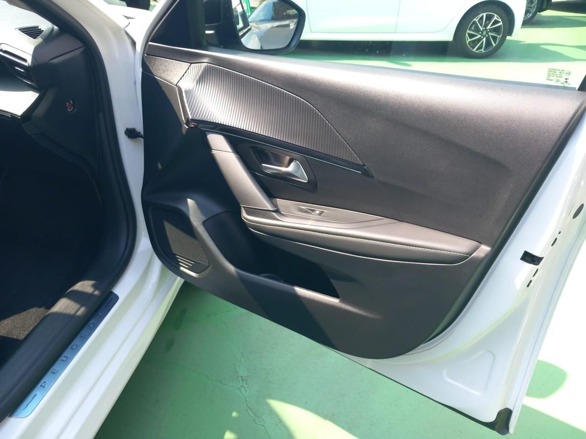 peugeot-208-2022-diesel-1499cc