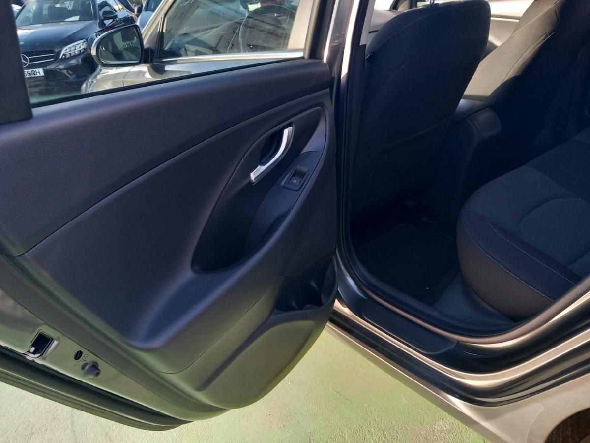 hyundai-i30-2021-diesel-1598cc