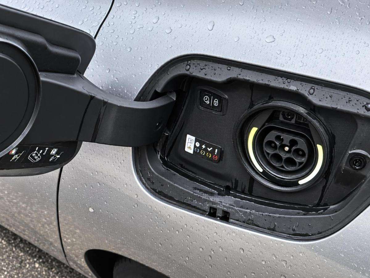peugeot-308-2022-hibrido-a-gasolina-1598cc