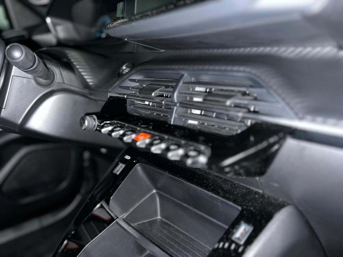 peugeot-2008-2023-eletrico-500cc