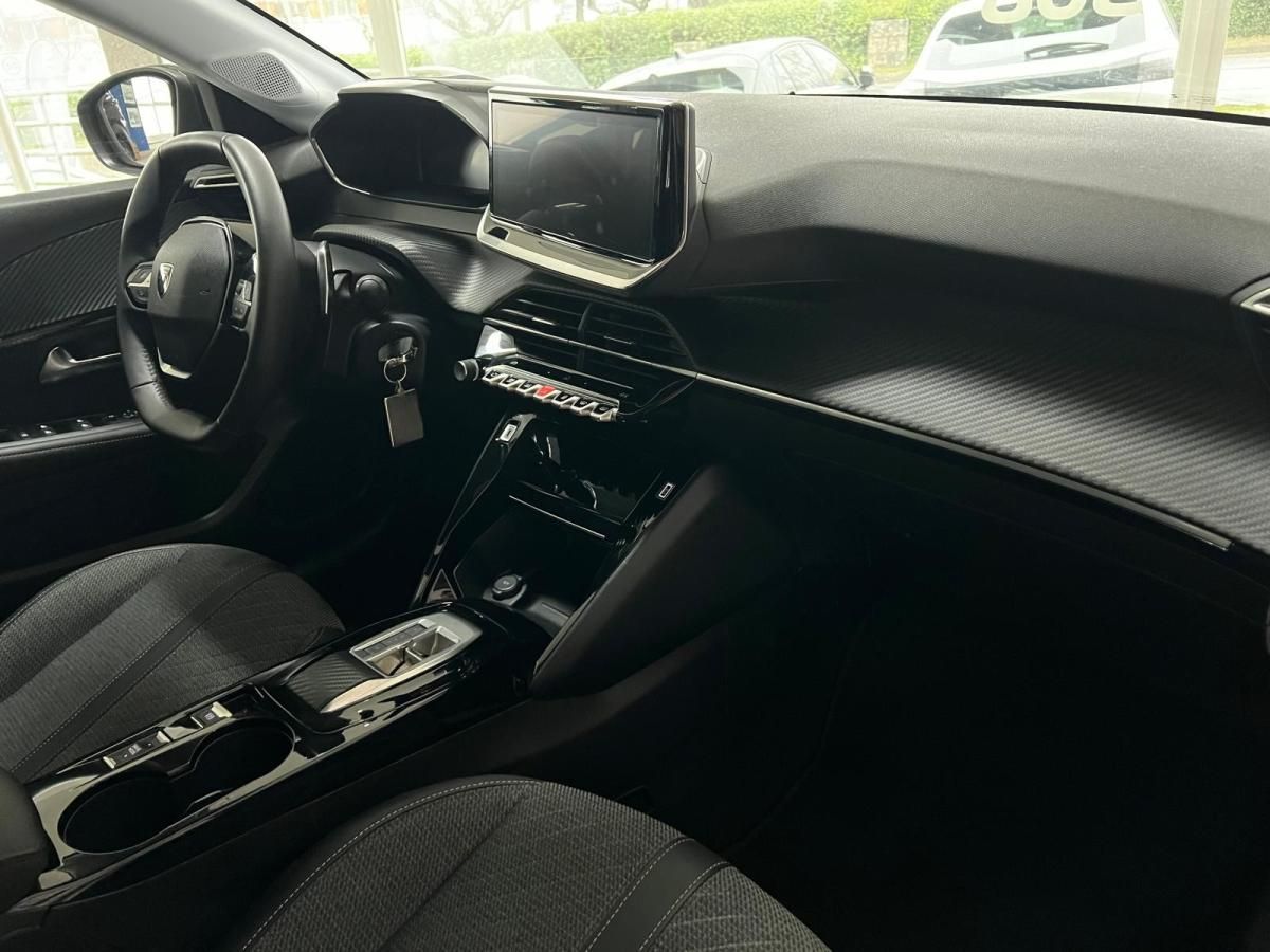 peugeot-208-2025-gasolina-1199cc